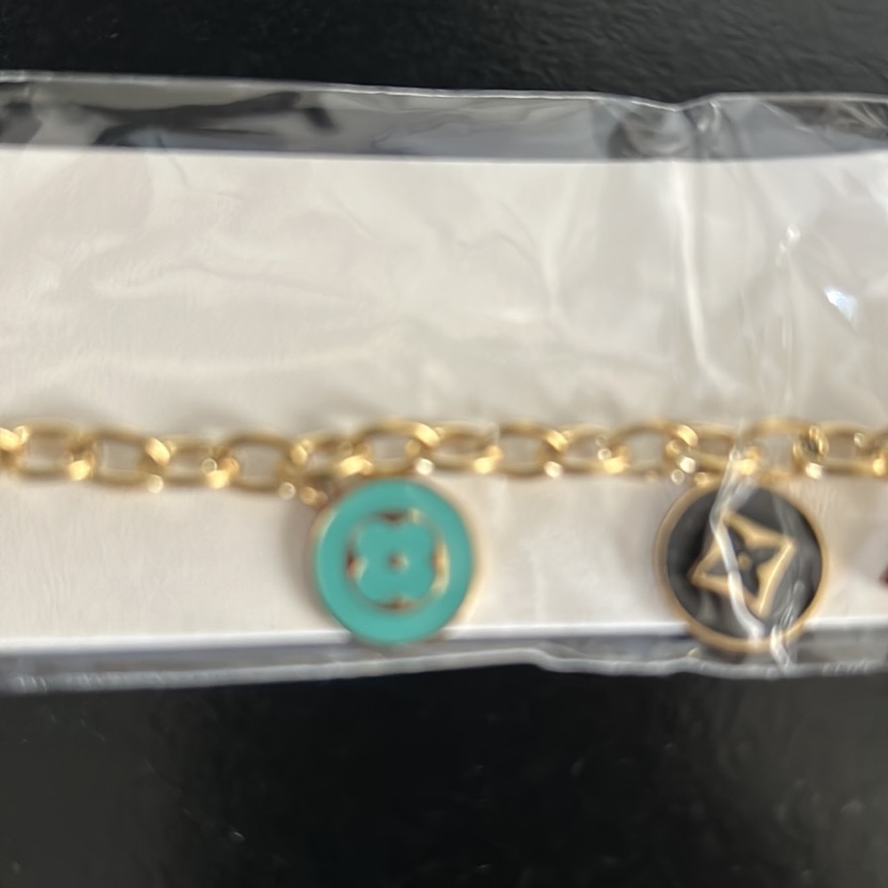 Charm bracelet - Picture 3 of 4